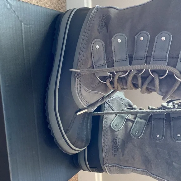 Basically new Sorel Joan of Arctic Waterproof boots - Size 9 - Picture 5 of 6